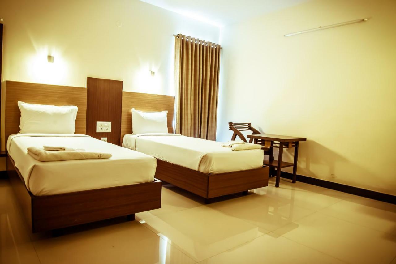 The Pioneer Hotel Visákhapatnam Kültér fotó