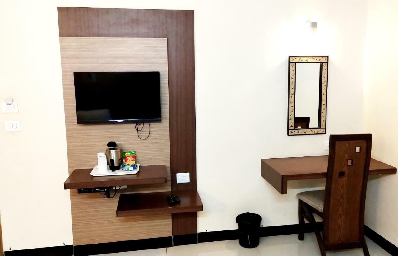 The Pioneer Hotel Visákhapatnam Kültér fotó